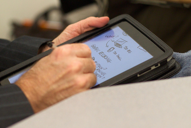 Pour une Prise de Notes Efficace : Papier ou Digital ? Pour une Prise de Notes Efficace : Papier ou Digital ?