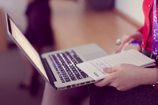 Pour une Prise de Notes Efficace : Papier ou Digital ? Pour une Prise de Notes Efficace : Papier ou Digital ?